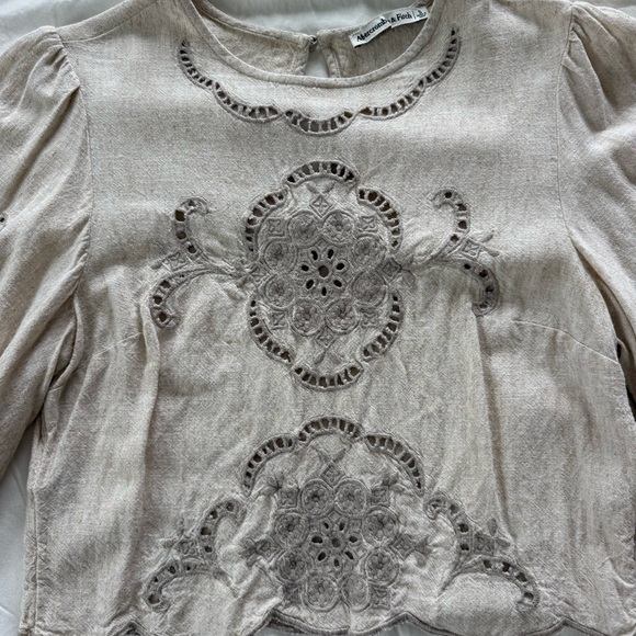 Abercrombie Bell Sleeve Blouse - Picture 2 of 3